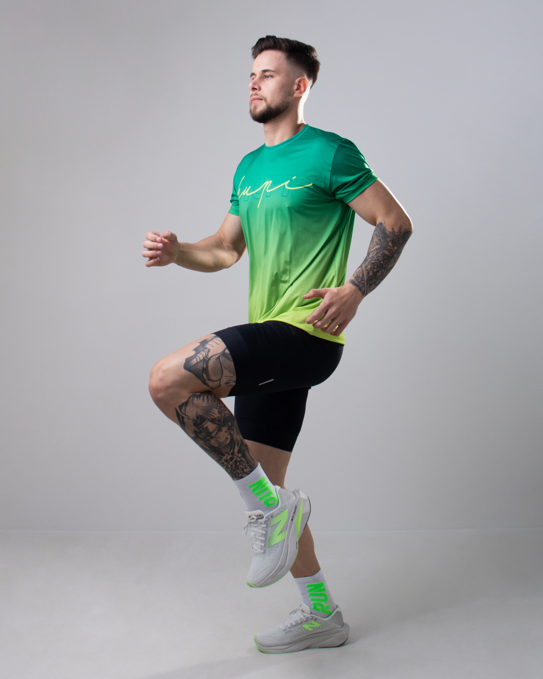 regata ou camiseta corrida