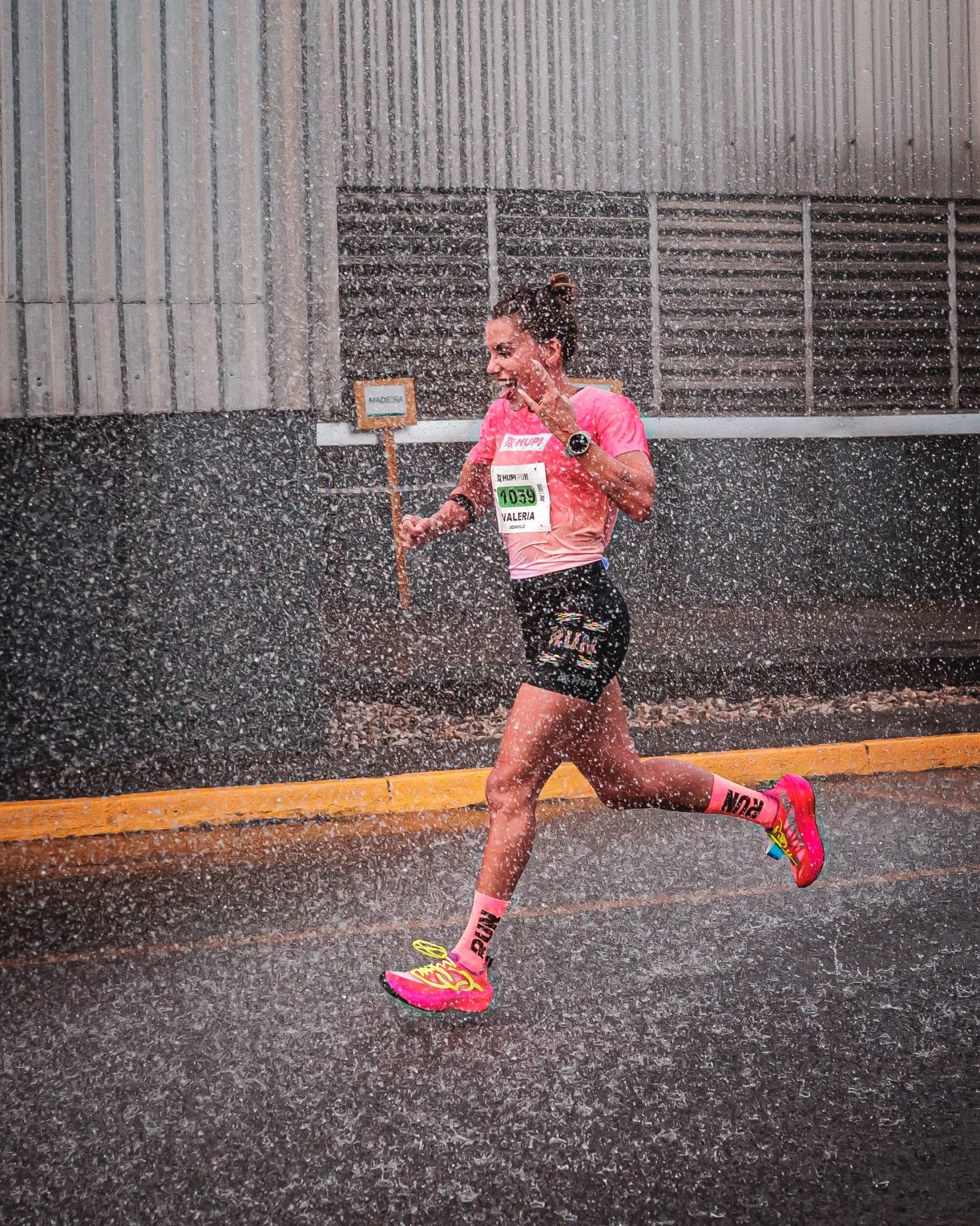 roupa poliamida corrida