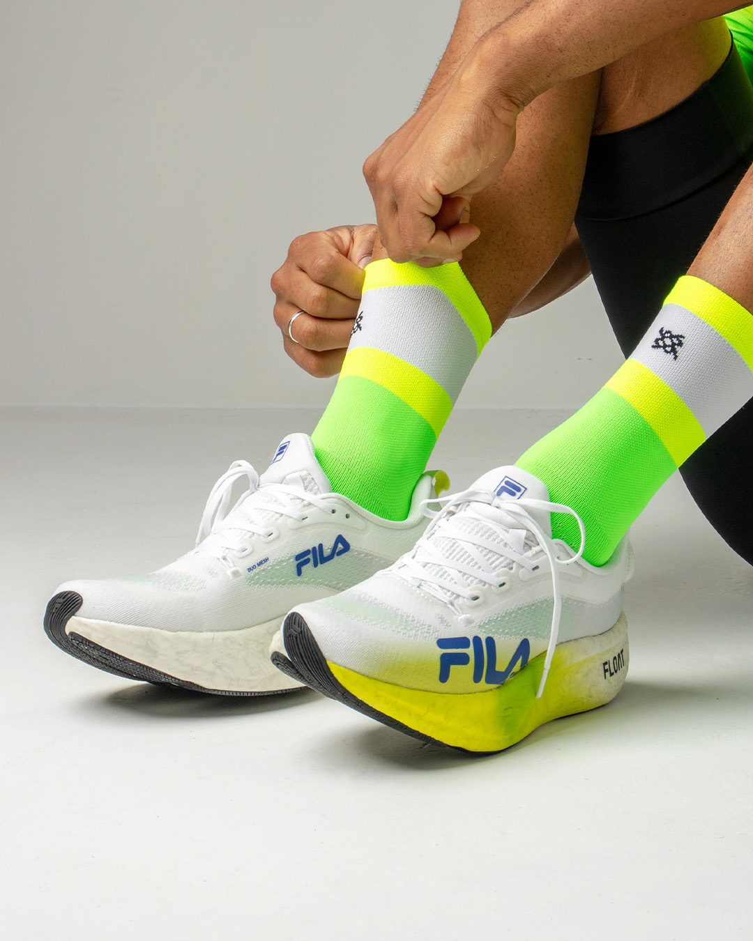 meia de poliamida corrida