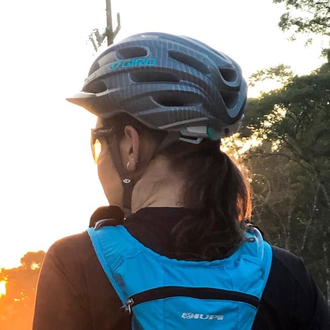 Segurança e Estilo: Capacete de Ciclismo Feminino com Viseira