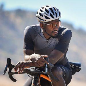 Capacete bike: como regular corretamente e aumentar segurança no pedal